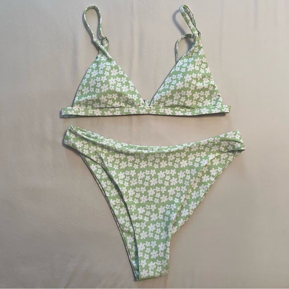 Aurelle Bikini Set & Tote - Picture 3 of 10